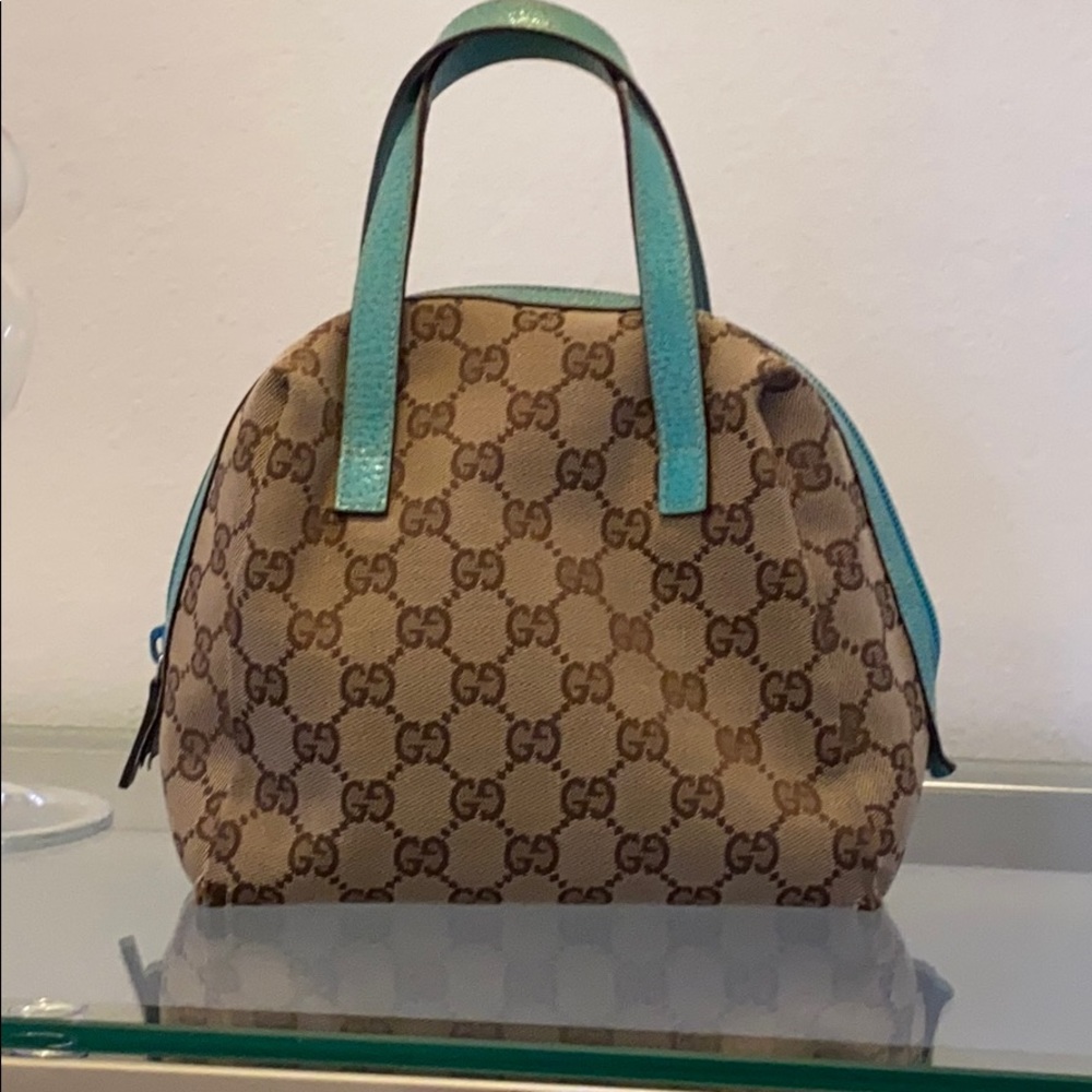 Authentic Gucci GG monogram Bucket Bag